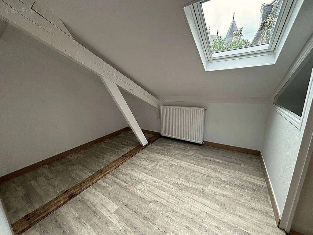 Pièces - Maison-Appartement avec Espace Extérieur à Bourges
