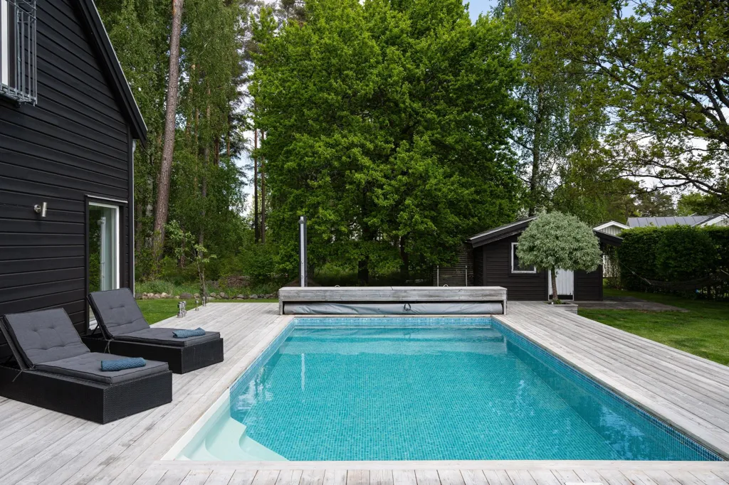 Bassein - Luxury Villa with Pool in Ekängen