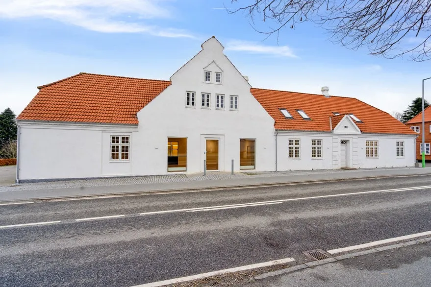 Välivaade - Architectural Business Property with Lorry Ramp in Svendborg