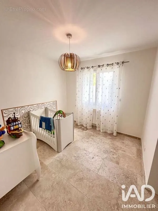 Chambres - Maison Récemment Construite avec Jardin à Saint-Michel-d'Euzet