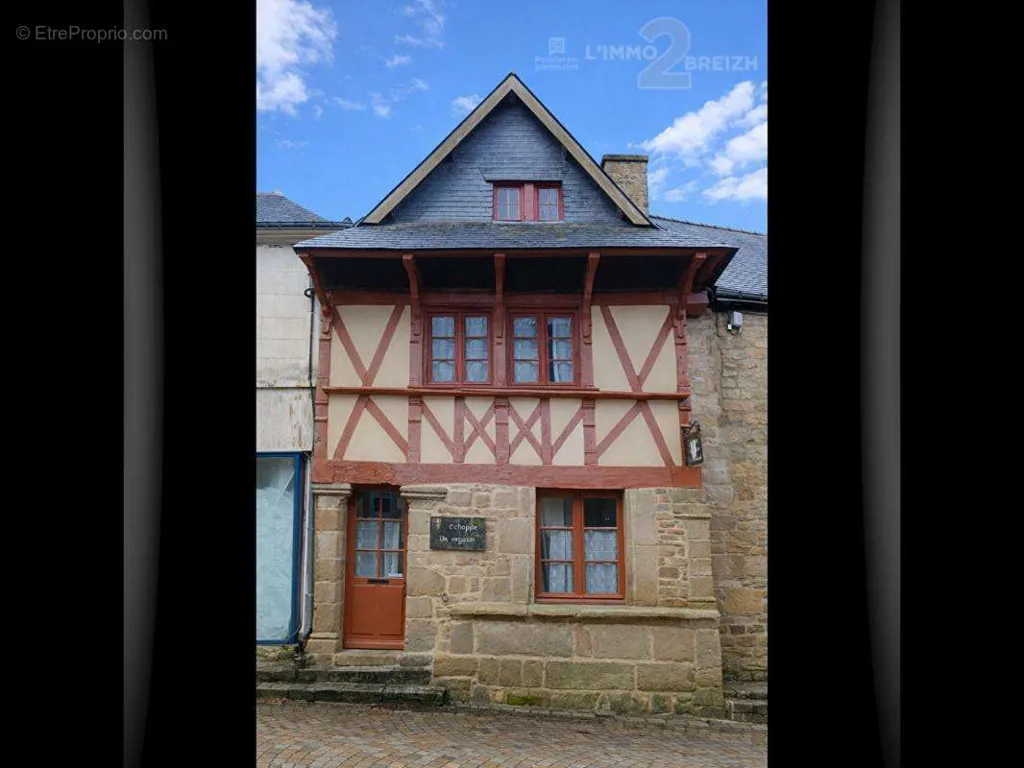 Välivaade - 16th Century Timber-Framed House in Guémené-sur-Scorff