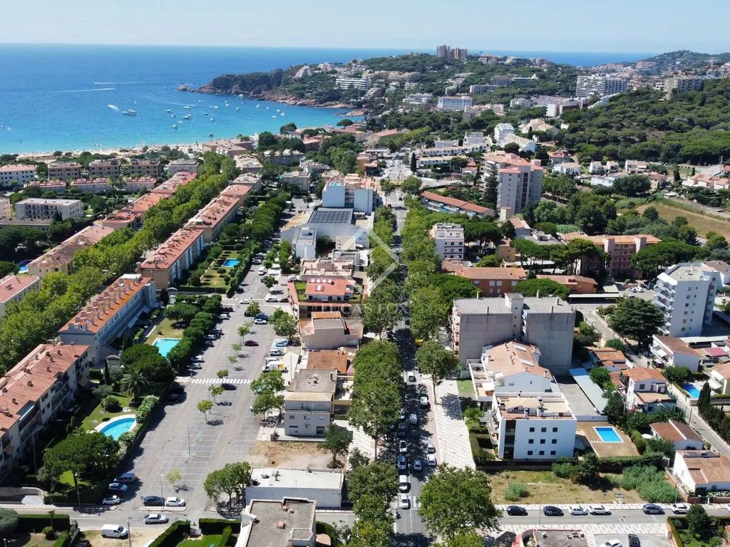 Õhuvaade - Corner Plot with Building Potential in S’Agaró