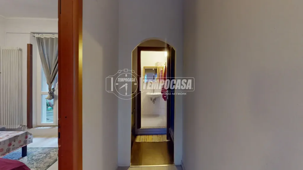 Entrée - Three-Bedroom Apartment with Courtyard in Besana in Brianza