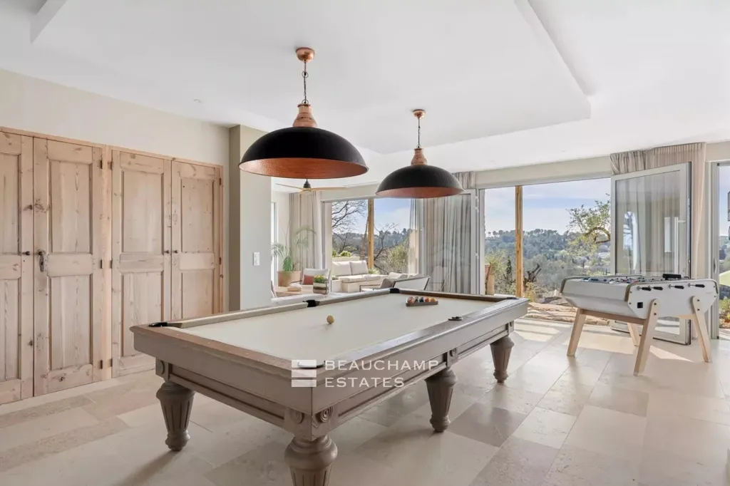 Pièces - Villa de Luxe avec Piscine à Valbonne