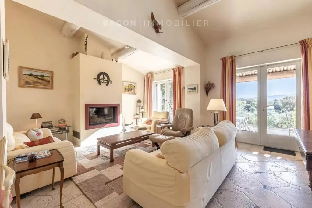 Séjour - Propriété avec Vue et Piscine près de Saint-Saturnin-lès-Apt
