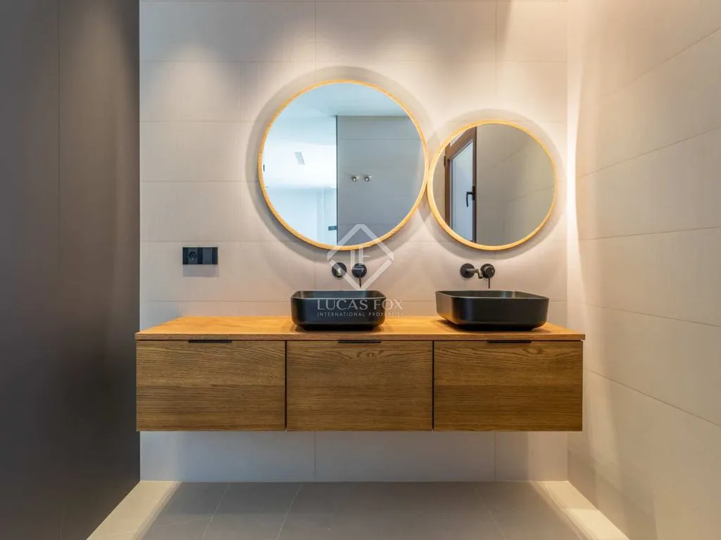 Bathrooms - Luxury Villa with Sea View in La Nucía
