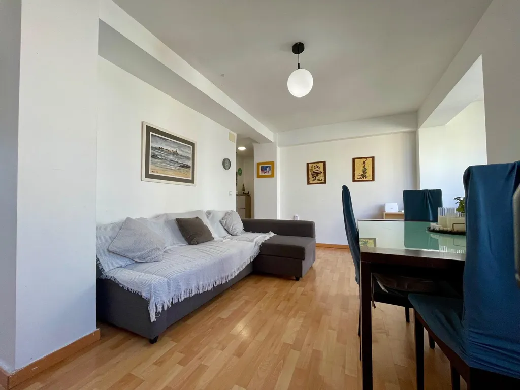 Elutuba - Reformed Flat with Balcony in La Ardila