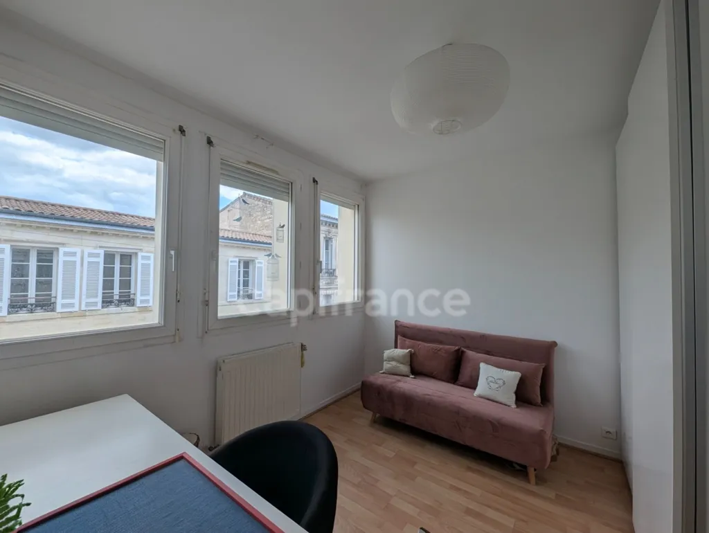 Salón - 5-Piece Apartment with Patio in Bordeaux Bastide