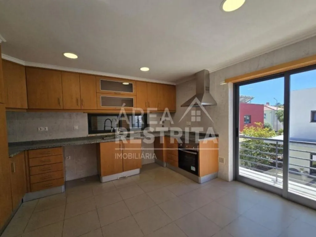 Cuisine - Luxury Detached House with Garden in Almada