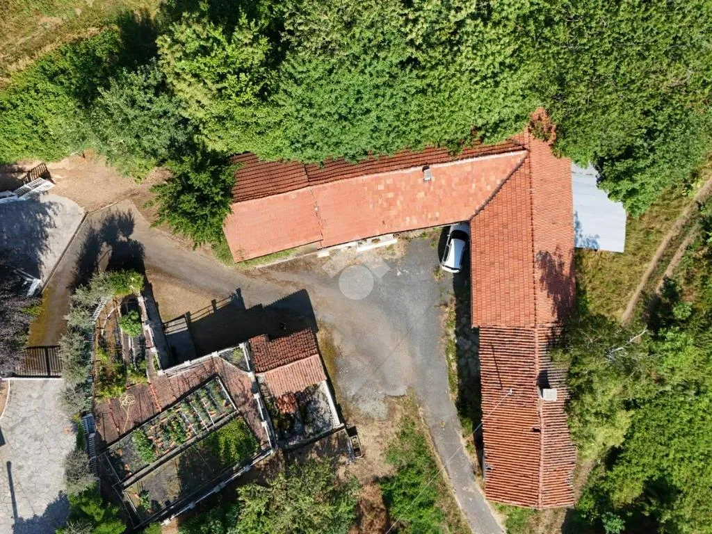 Vista aerea - Rustic Property with 25,700m² Land in Verzuolo
