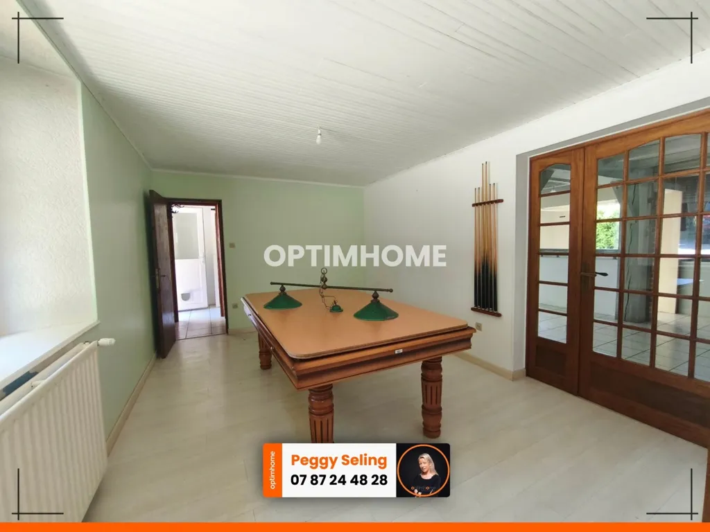Rooms - Historic Maison with Courtyard in Wignehies
