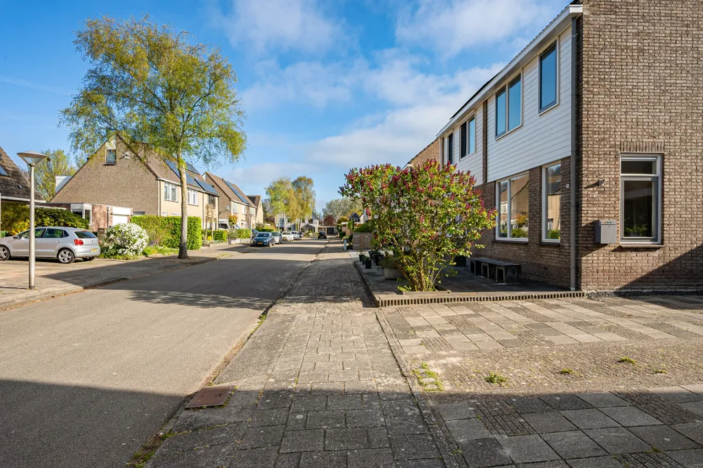 Välivaade - 2-Under-1-Cap House with Garage in Leeuwarden