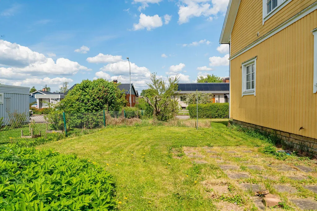 Aed - Family Villa with Workshop in Varnhem