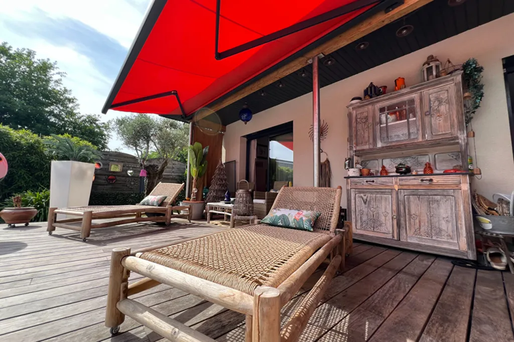 Terrasse - Maison avec Piscine et Jardin au Teich