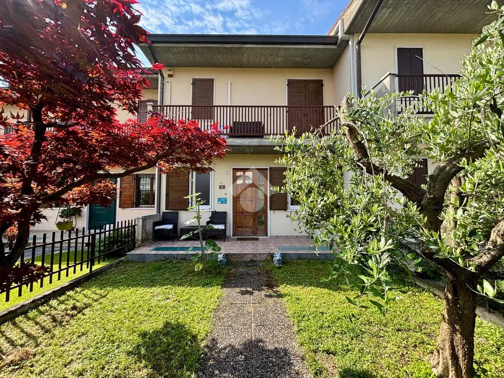 Aed - Terraced Villa with Private Garden in Sona