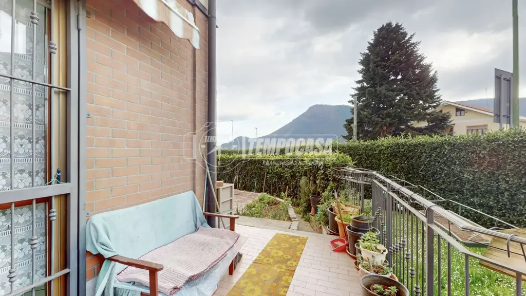 Balcone - New Ground Floor Flat with Garden in Bruino