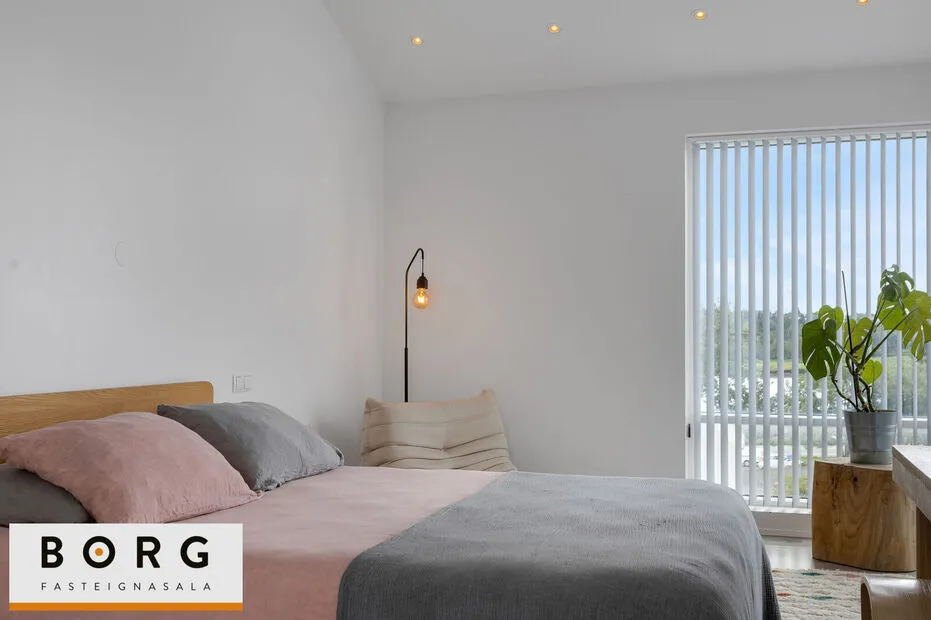 Chambres - Penthouse with Large Balcony in Kópavogur