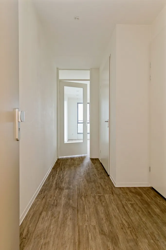 Hallway - Waterfront Apartment with Balcony in Tilburg