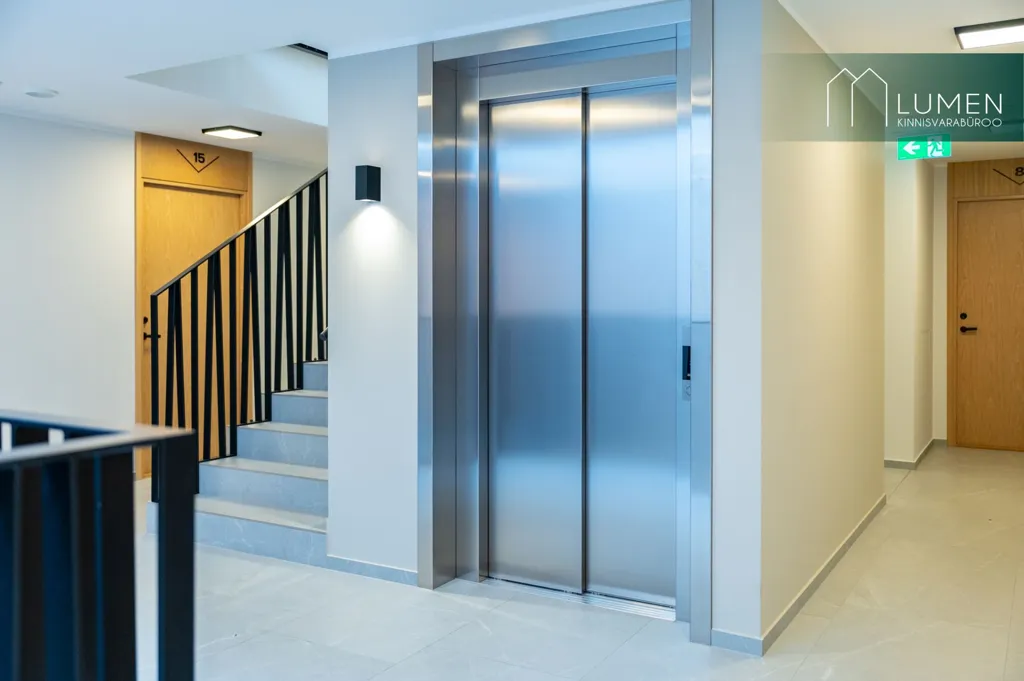 hallway_entrance