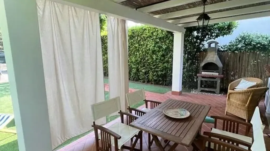 Terrass - Villa with Garden near Forte Dei Marmi