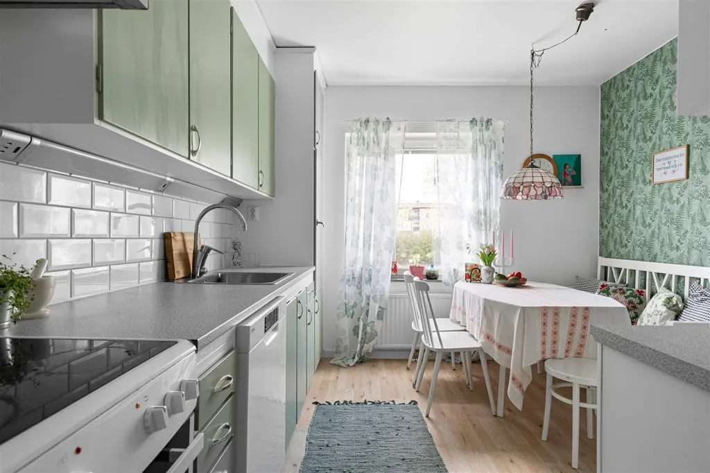 Köök - Apartment with Glazed Balcony in Bellman