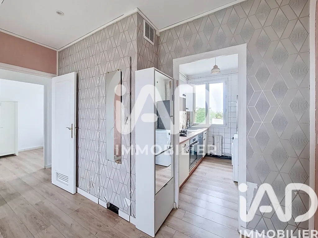 Bedrooms - Meubled 4-Piece Flat with Park View in Blanc-Mesnil