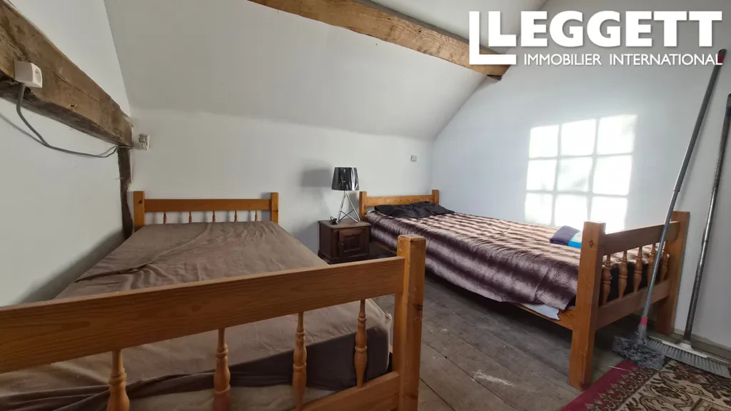 Magamistoad - Traditional Stone Cottage with Garden in Barenton