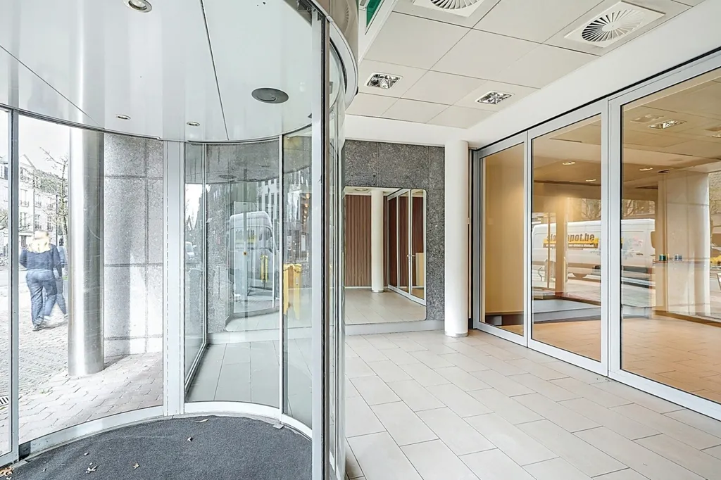 Entrée - Local Commercial Multifonctionnel en Centre-ville d'Oud-Turnhout
