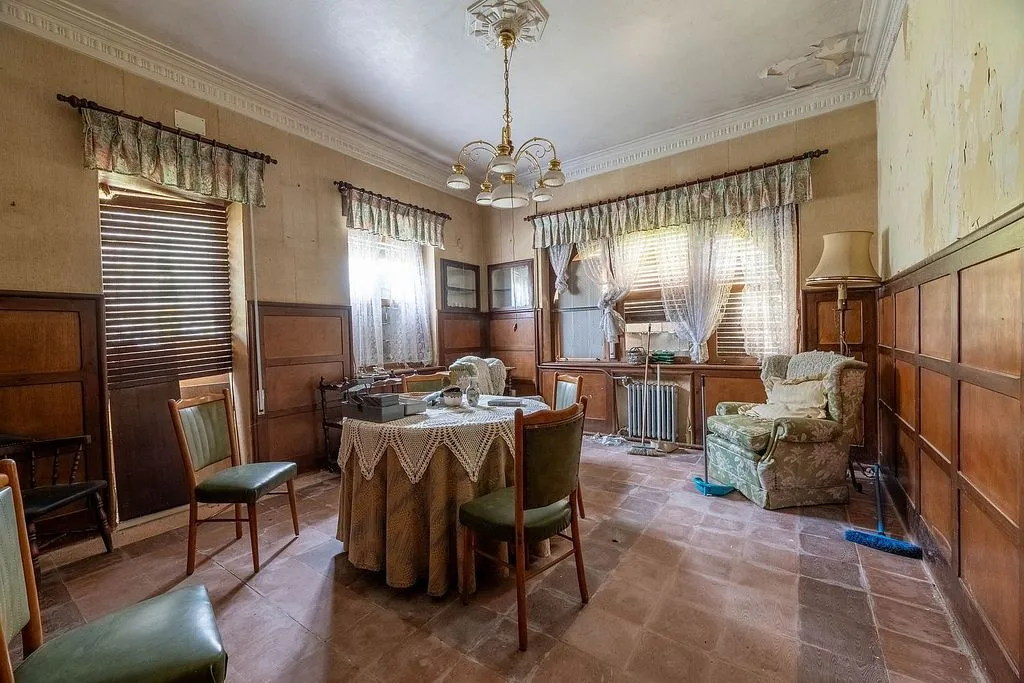 Söögituba - Chalet with Large Plot for Renovation in Narón