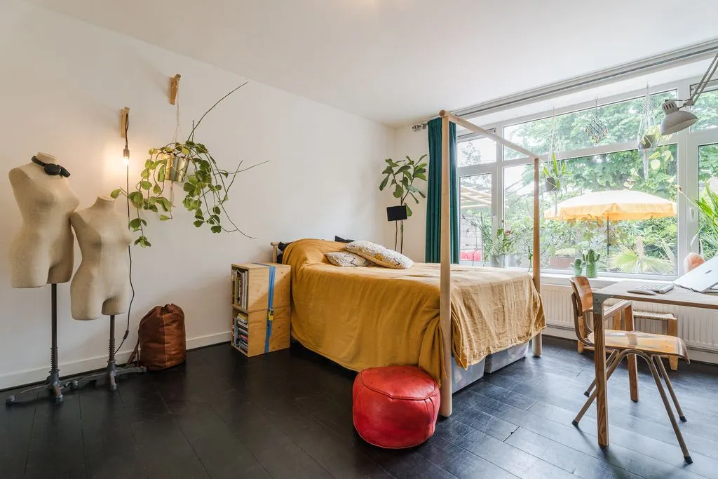 Magamistoad - Charming Ground Floor Apartment with Garden in Carnisse