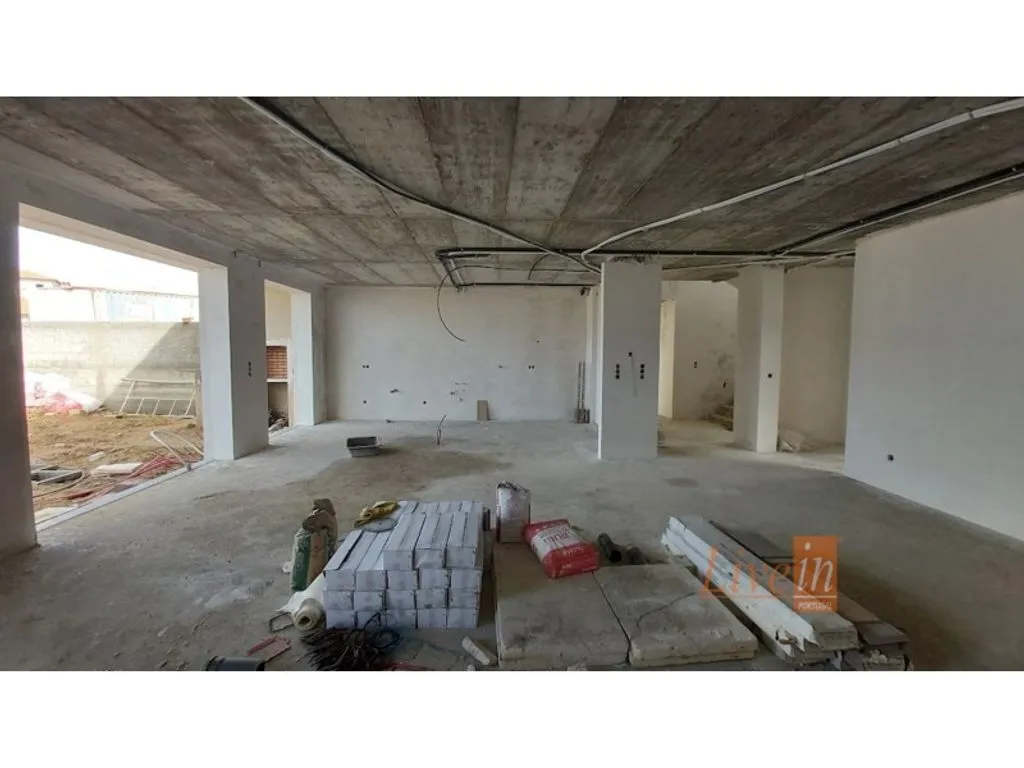 Toad - Modern Detached House with Garden in Mafra