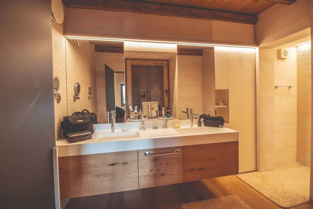 Vannitoad - Luxury Apartment with Medieval View in Gromo