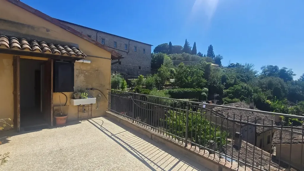 Rõdu - Historic Apartment with Panoramic Terrace in Todi