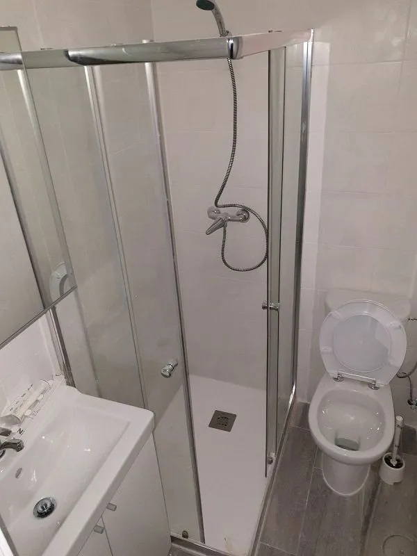 Salles de bain - 1-Bedroom Flat with Air Conditioning in Carabanchel