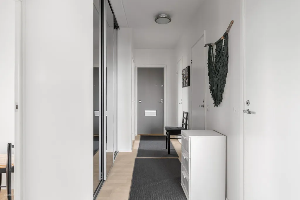 hallway_entrance