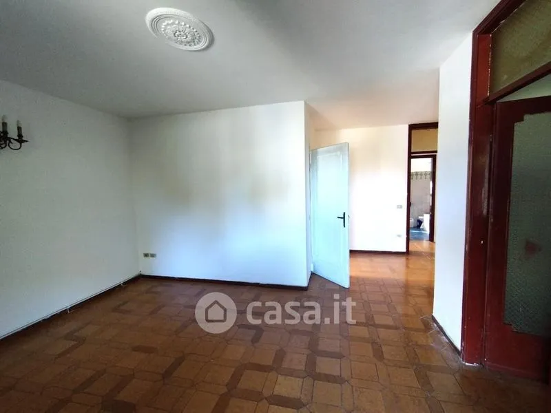 Entrée - Ground Floor Trilocale with Garden in Camaiore