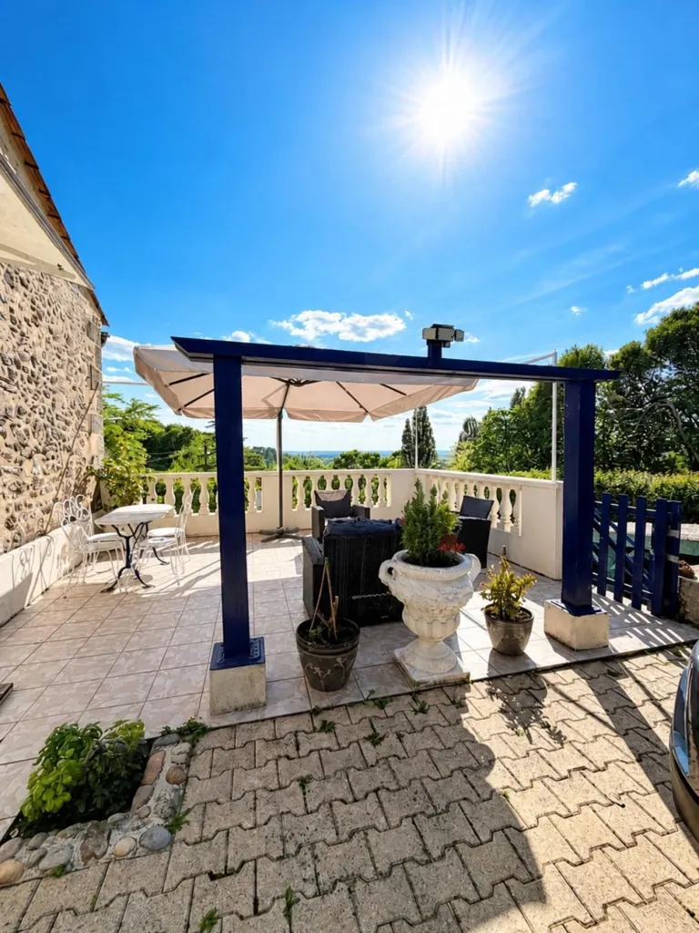 Terrasse - Maison en Pierre avec Vue sur la Dordogne à Sainte Colombe