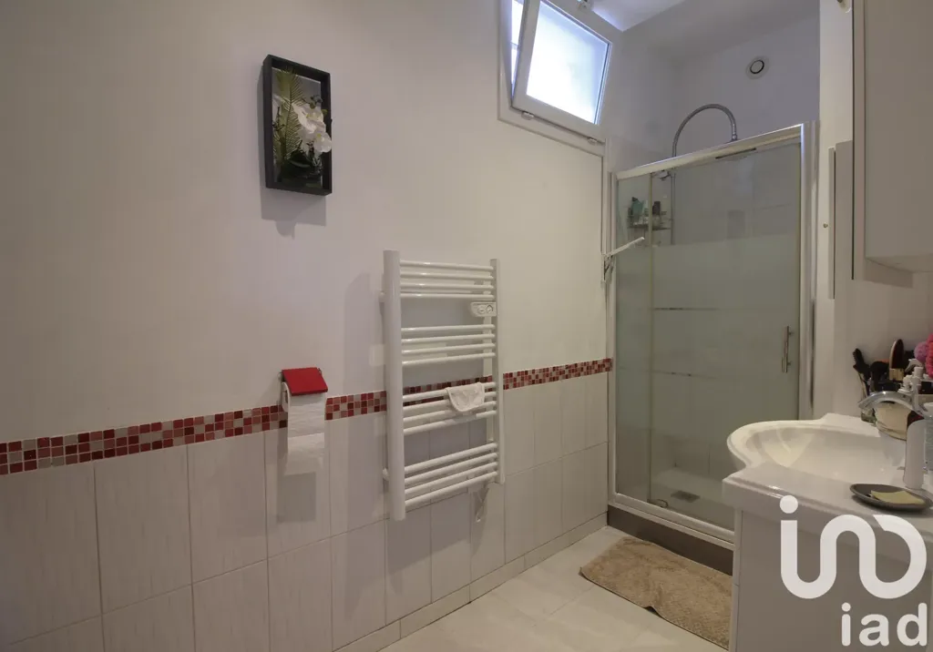 Bathrooms - Individual House with Garden View in Cagnes-sur-Mer