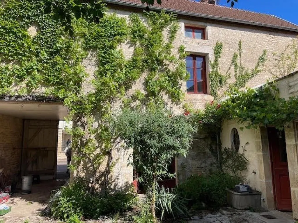 Jardin - Maison Ancienne avec Dépendances à Brion-sur-Urce