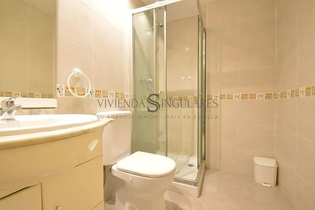 Bathrooms - Terraced House with Terrace in El Cano, Sevilla