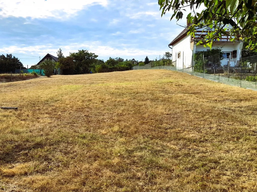 Garden - Panoramic Plot with View in Pákozd