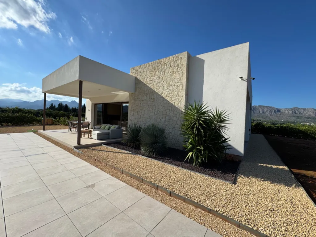 Terrass - Modern Villa with Pool in Beniarbeig