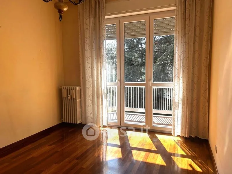 Pièces - Three-bedroom Apartment with Balconies in Cantù
