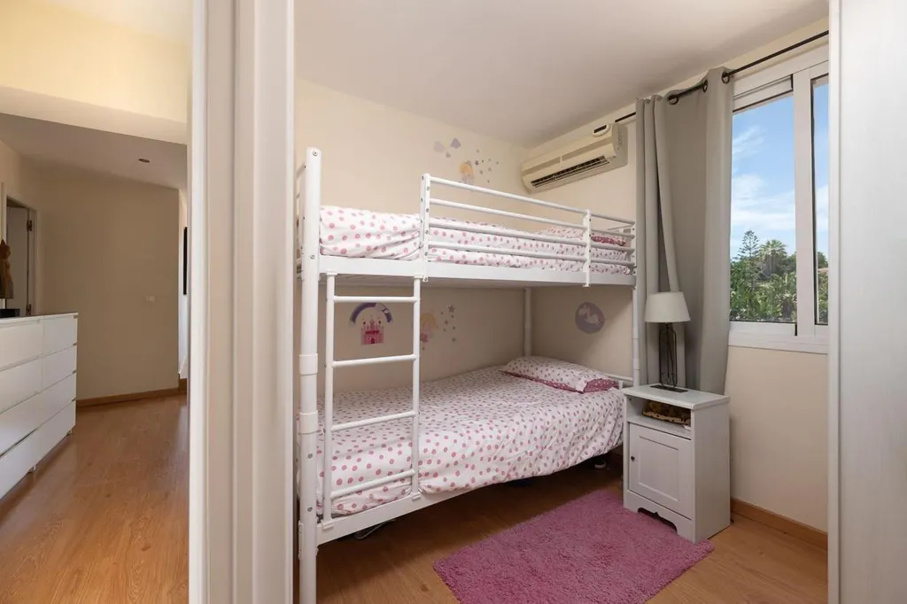 Chambres - Detached Villa with Private Pool in Río Real, Marbella