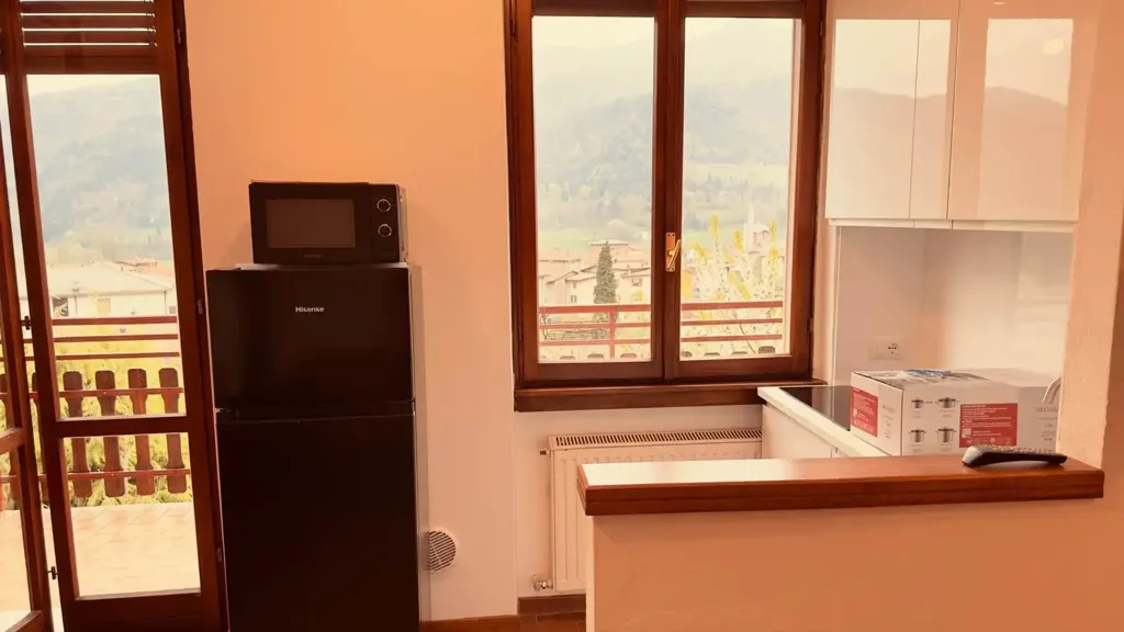 Cuisine - Rented Studio with Balcony in Clusone