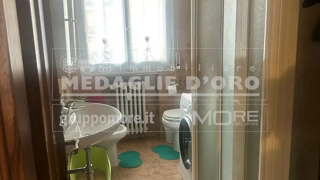 Bagni - Apartment with Balcony in Modena