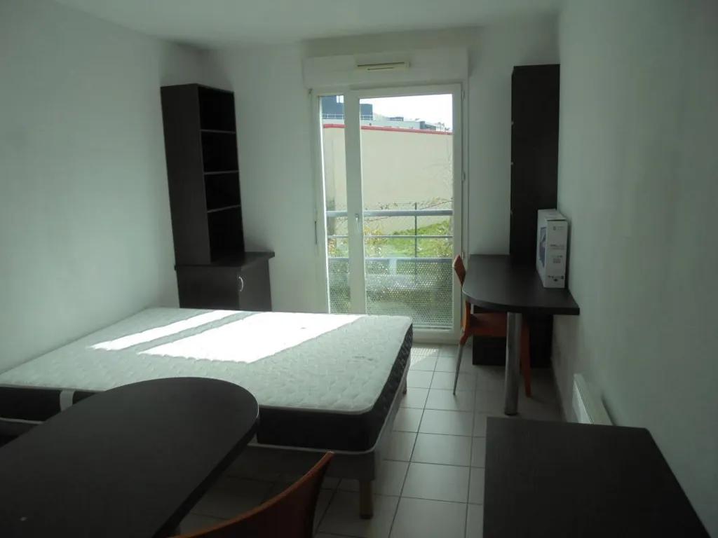 Chambres - Studio Meublé Face à l'Hôpital Nord à Saint-Priest