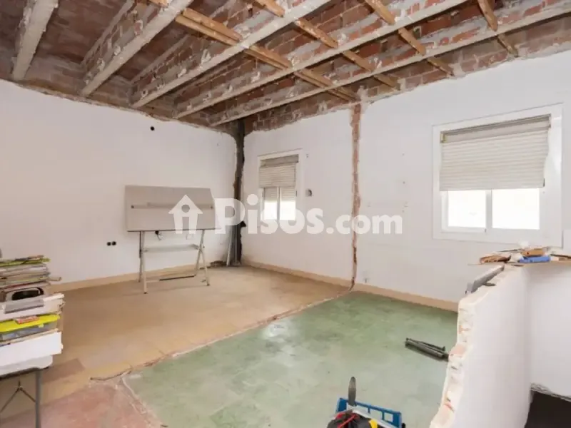 Stanze - Chalet with Urban Potential in Gavà