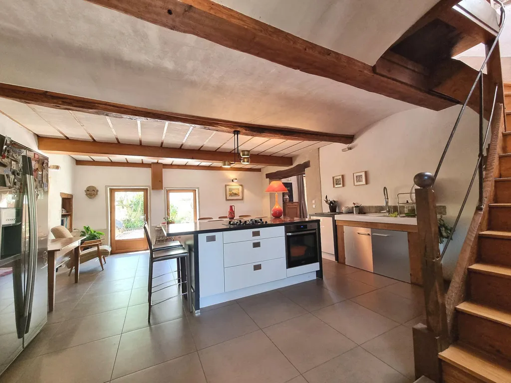 Cuisine - Maison Ancienne Rénovée avec Jardin à Saint-Genis-Les-Ollières