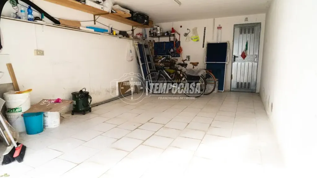 Garage - Duplex Apartment with Terrace in Sassonia